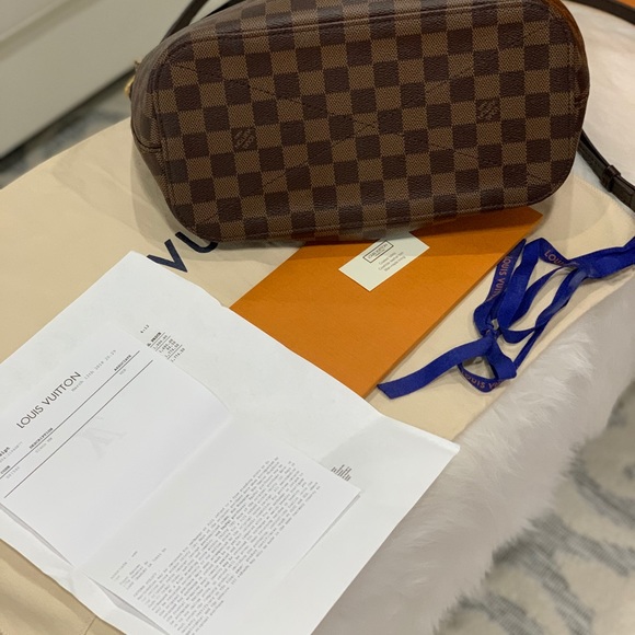 Authentic Louis Vuitton Siena MM! Beautiful! - Picture 13 of 16